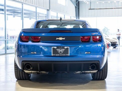 Used 2013 Chevrolet Camaro SS w/ Hot Wheels Special Edition RWD image 5