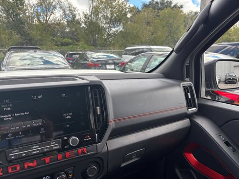 Used 2026 Nissan Frontier PRO-4X AWD/4WD image 34