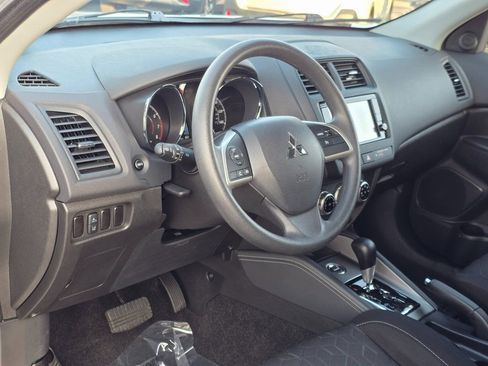Used 2025 Mitsubishi Outlander Sport ES AWD/4WD image 12