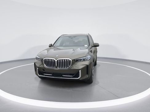 New 2026 BMW X5 xDrive40i w/ Climate Comfort Package image 3