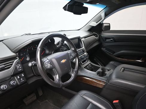 Used 2018 Chevrolet Suburban LT AWD/4WD image 19
