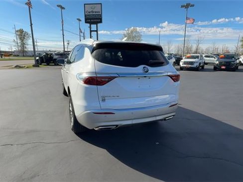 Used 2023 Buick Enclave Essence image 7