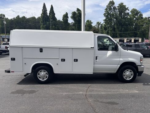 Certified 2026 Ford E-350 and Econoline 350 Super Duty w/ Power Equipment Group RWD image 5