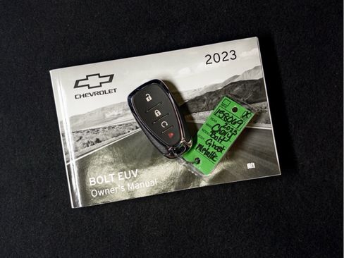Used 2023 Chevrolet Bolt EUV LT w/ Driver Confidence Package FWD image 22