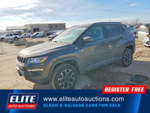 Used 2021 Jeep Compass Trailhawk AWD/4WD image 2