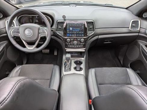 Certified 2022 Jeep Grand Cherokee Laredo X AWD/4WD image 23