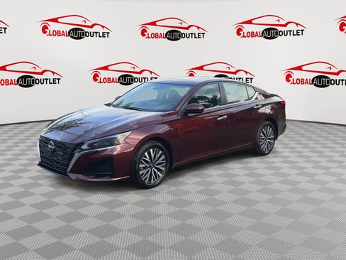Used 2023 Nissan Altima 2.5 SV w/ SV Premium Package AWD/4WD image 4
