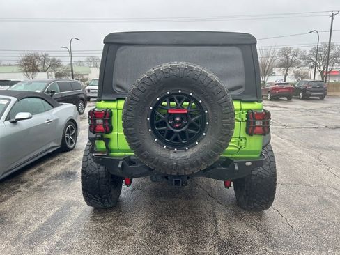 Used 2018 Jeep Wrangler Unlimited Sahara image 5