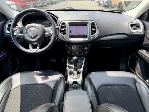 Used 2018 Jeep Compass Latitude w/ Popular Equipment Group AWD/4WD image 30