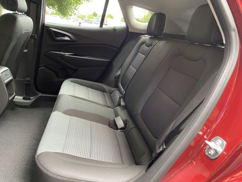 Used 2025 Chevrolet Trax LT w/ Driver Confidence Package FWD image 35