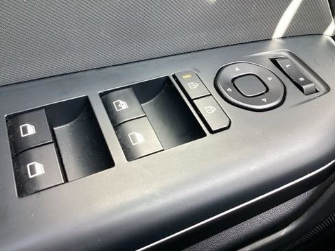 Used 2025 Kia K4 LXS image 11