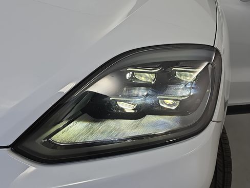 Used 2024 Porsche Cayenne S image 31