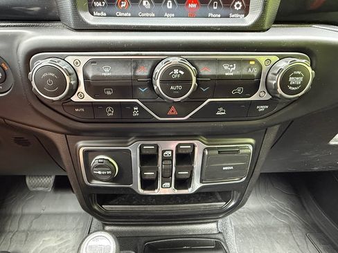 Used 2023 Jeep Wrangler Unlimited Sport AWD/4WD image 24