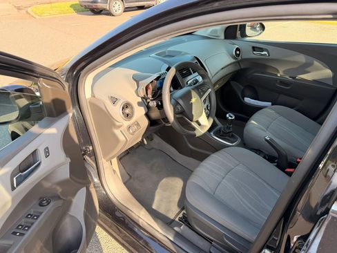Used 2014 Chevrolet Sonic LT image 11