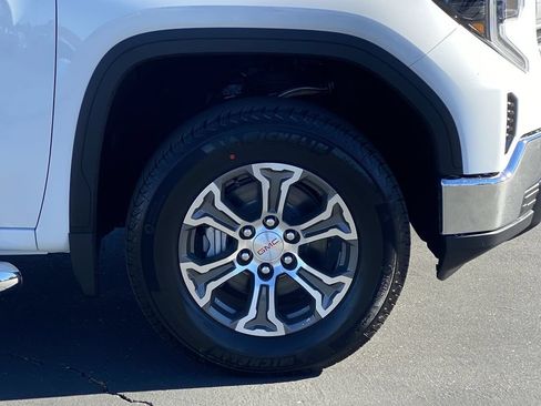 New 2026 GMC Sierra 1500 SLE w/ Preferred Package AWD/4WD image 46