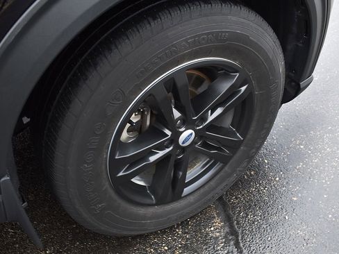 Used 2022 Ford Explorer XLT w/ Class IV Trailer Tow Package image 9