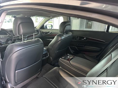 Used 2015 Kia K900 Luxury w/ VIP Package (Discontinued) RWD image 27
