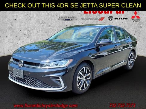 Used 2025 Volkswagen Jetta SE FWD image 3
