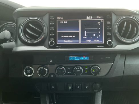 Used 2023 Toyota Tacoma TRD Sport image 14