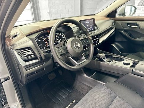 Certified 2023 Nissan Rogue SV image 9