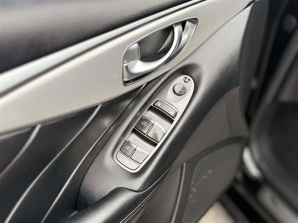 Used 2021 INFINITI Q50 Luxe AWD/4WD image 17