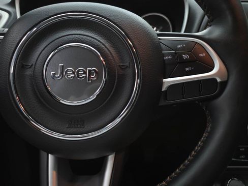 Used 2019 Jeep Compass Latitude w/ Popular Equipment Group AWD/4WD image 19