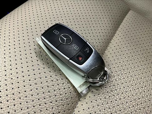 Used 2021 Mercedes-Benz C 300 Sedan image 14