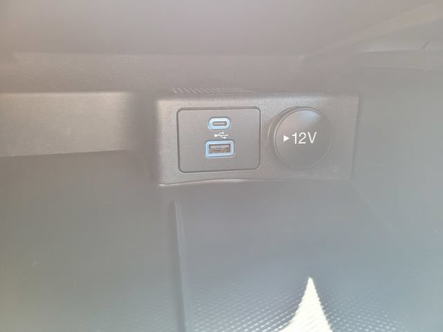 Certified 2022 Ford Escape SE w/ SE Sport Appearance Package FWD image 24
