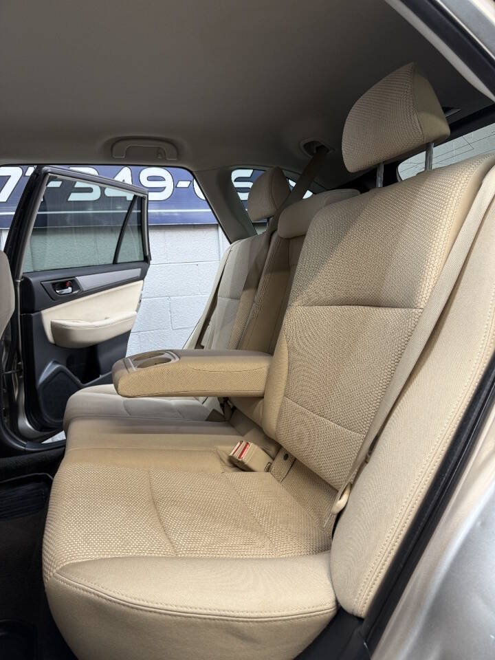Used 2018 Subaru Outback 2.5i Premium w/ Popular Package #1 AWD/4WD image 14