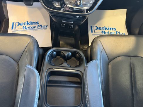 Used 2019 Chrysler Pacifica Touring-L w/ S Appearance Package image 20