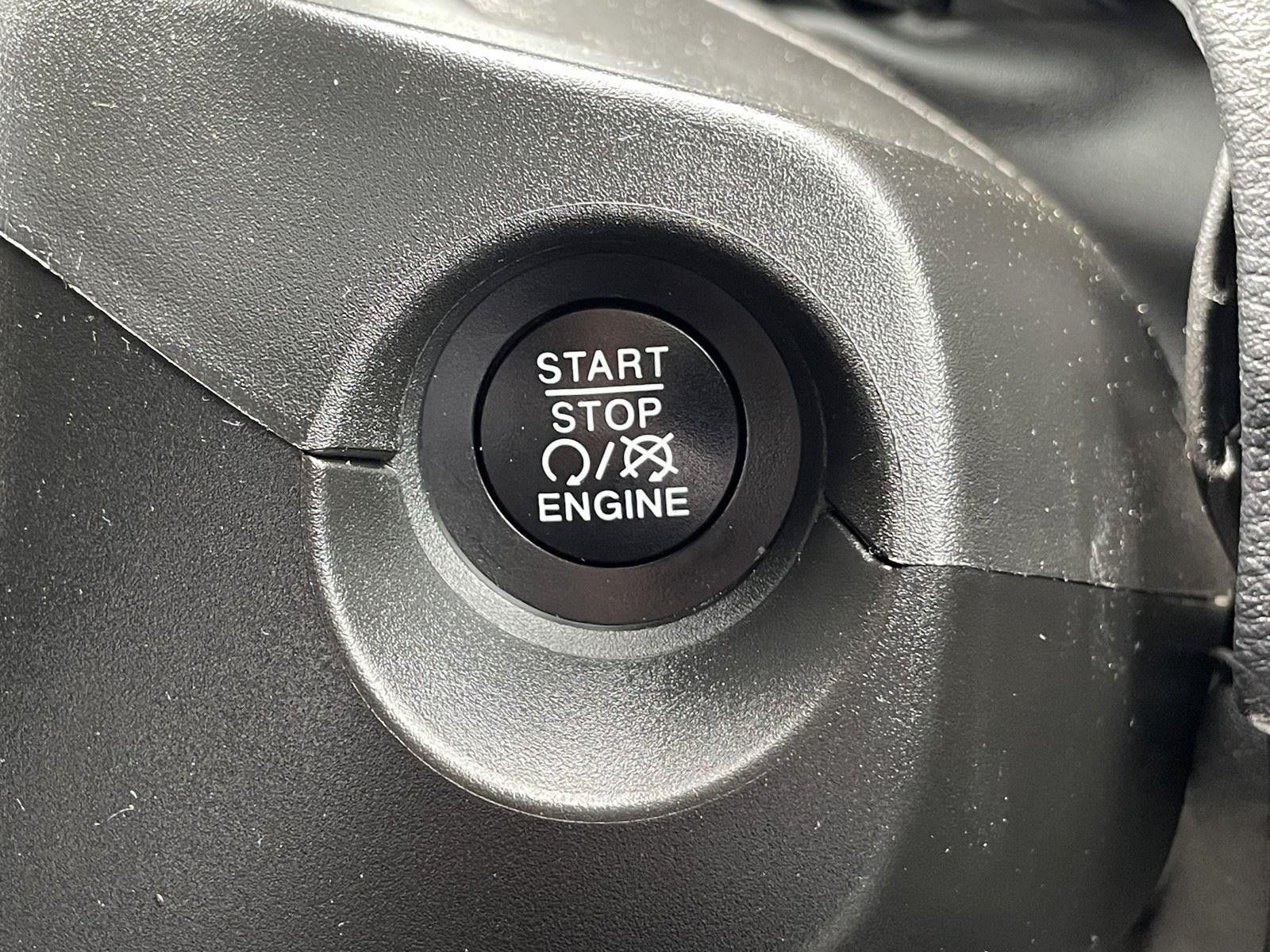 Used 2018 Jeep Compass Latitude FWD image 25