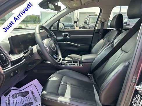 Used 2024 Kia Sorento S FWD image 15