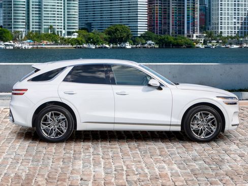 Used 2024 Genesis GV70 2.5T image 4