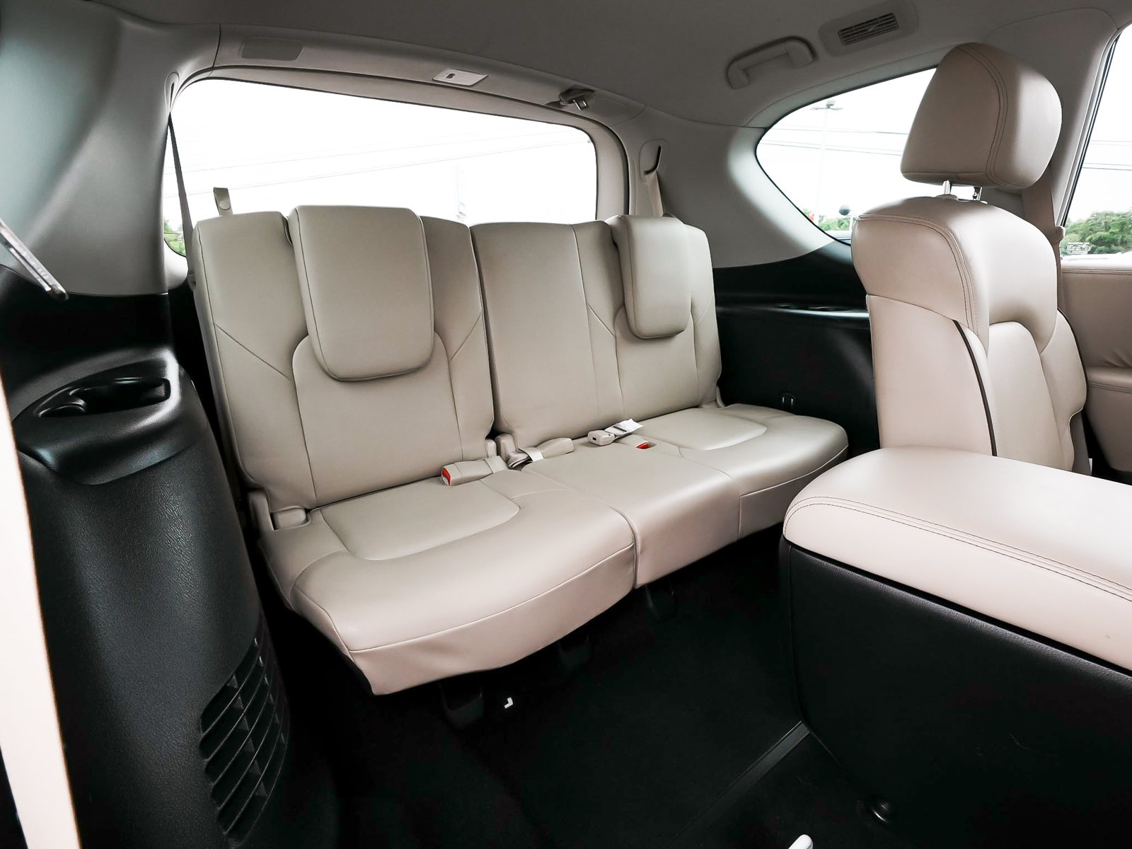 Used 2023 Nissan Armada SL w/ Captain's Chairs Package AWD/4WD image 42