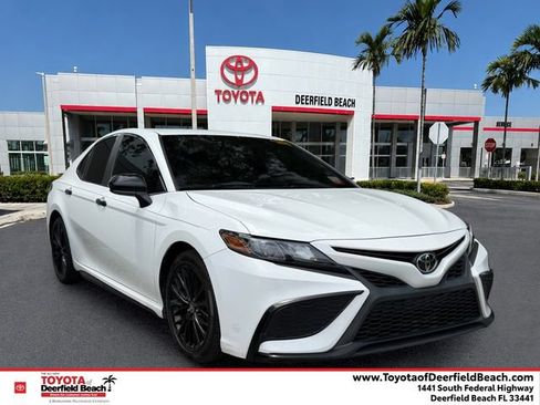 Used 2021 Toyota Camry SE AWD/4WD image 1