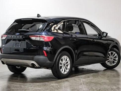 Used 2021 Ford Escape SE image 12
