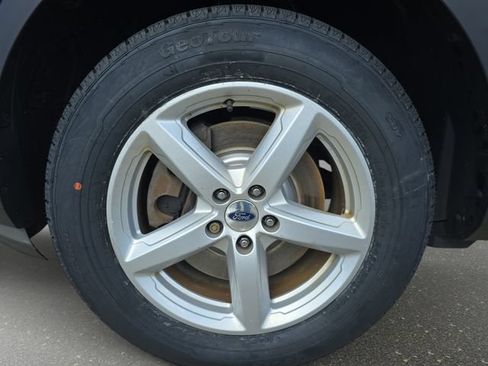 Used 2017 Ford Explorer XLT AWD/4WD image 35