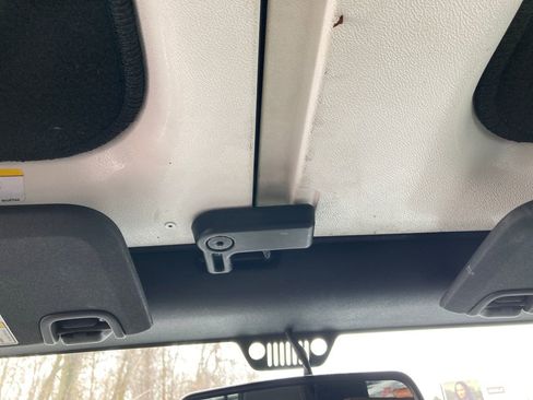 Used 2018 Jeep Wrangler Unlimited Rubicon image 27