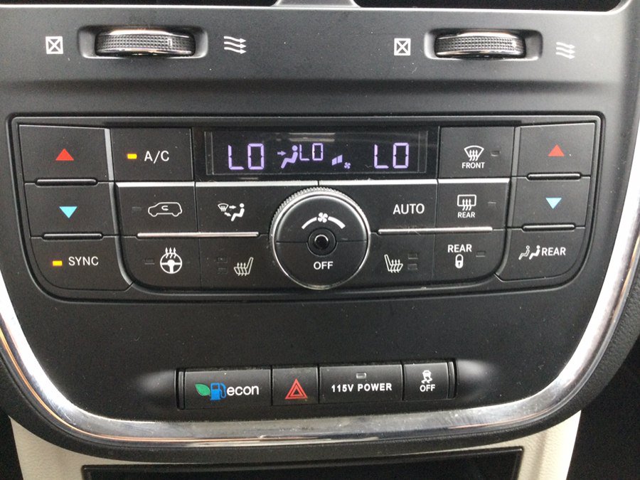 Used 2015 Chrysler Town & Country Touring w/ Driver Convenience Group FWD image 35
