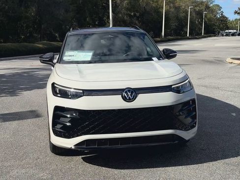 New 2026 Volkswagen Tiguan SE R-Line image 3