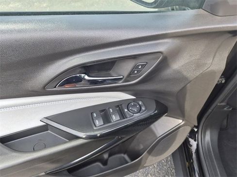 Used 2025 Chevrolet Trax LT image 19