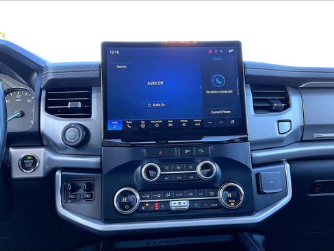 Used 2022 Ford Expedition Max XLT image 35