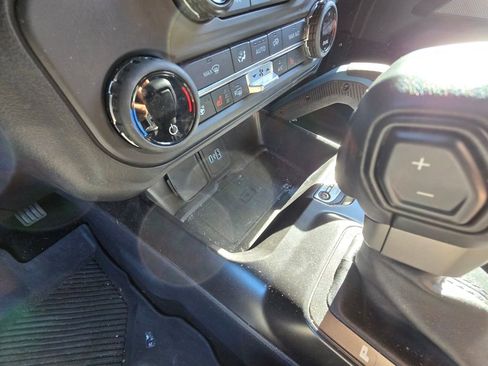 Used 2023 Ford Bronco Wildtrak image 15