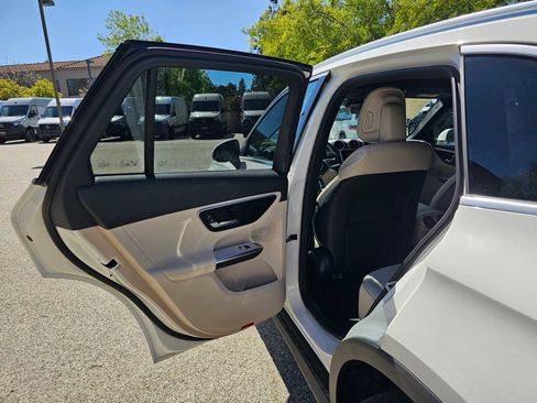 New 2026 Mercedes-Benz GLC 300 4MATIC image 15