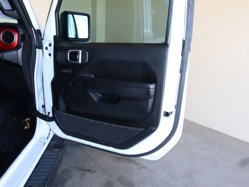 Used 2021 Jeep Wrangler Unlimited Rubicon w/ Safety Group image 39