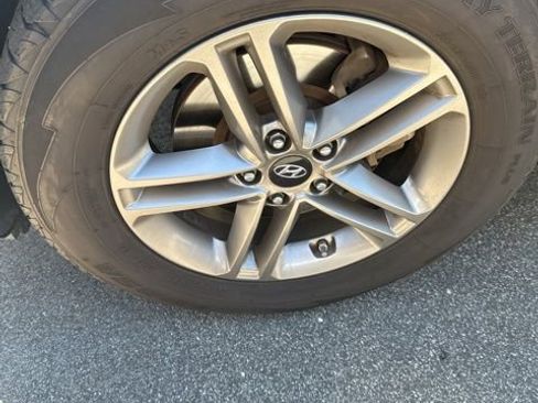Used 2017 Hyundai Santa Fe Sport image 14