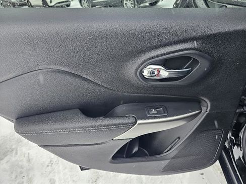 Certified 2021 Jeep Cherokee Latitude Lux 80th Anniv w/ Quick Order Package 26U 80TH image 32