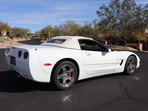 Used 1998 Chevrolet Corvette w/ Performance Handling Pkg image 31