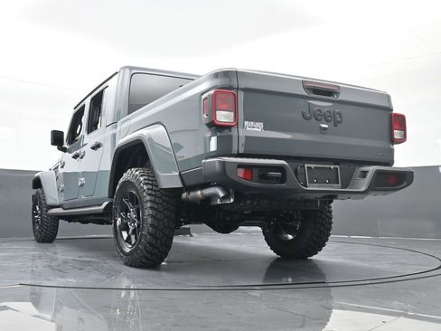 Used 2025 Jeep Gladiator Sport AWD/4WD image 59