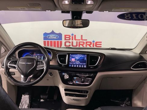 Used 2018 Chrysler Pacifica Touring-L Plus FWD image 18